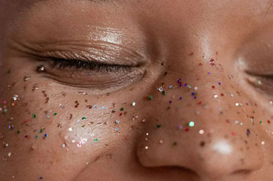 Pourquoi et comment exfolier sa peau, les bienfaits de l'exfoliation