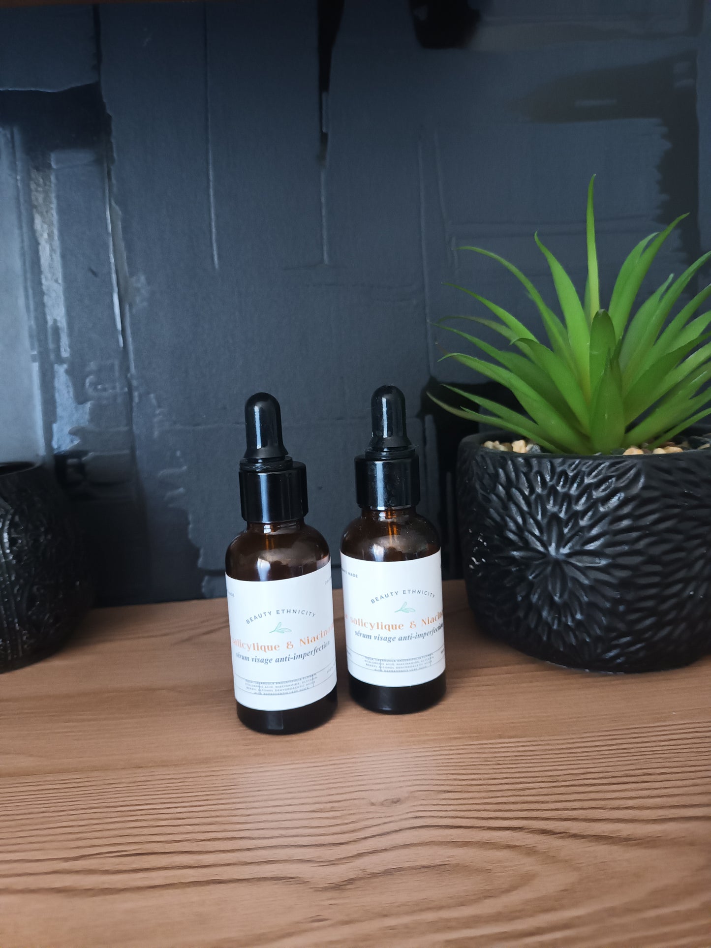 sérum visage anti-imperfection à l'acide salcylique et niacinamide pour combattre l'acné, atténuer les points points et réduire l'excès de sébum