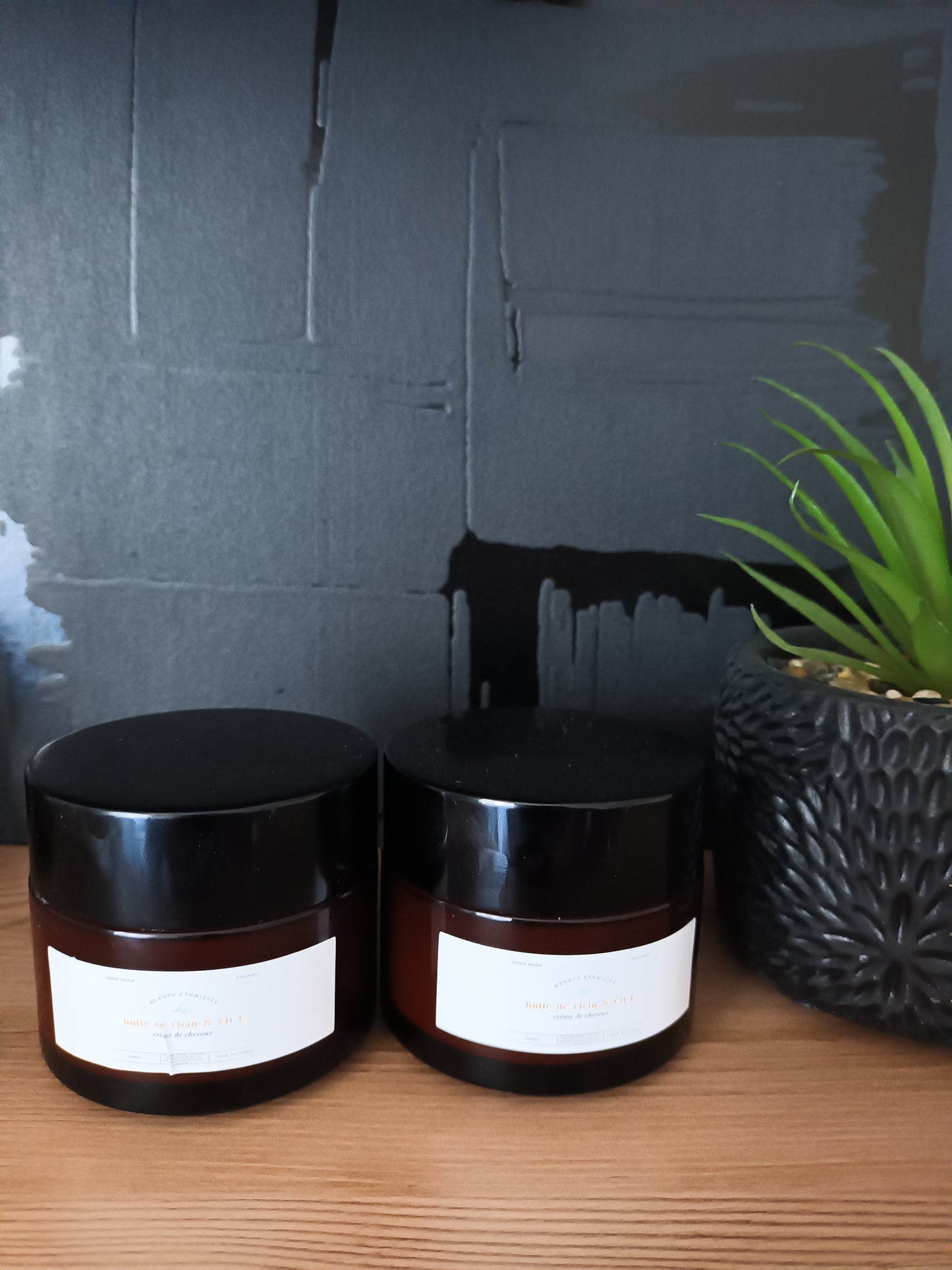 crème capillaire pour stimuler pousse de cheveux afro crépus et frissés à base d'huile chebe , ricin et vitamine E