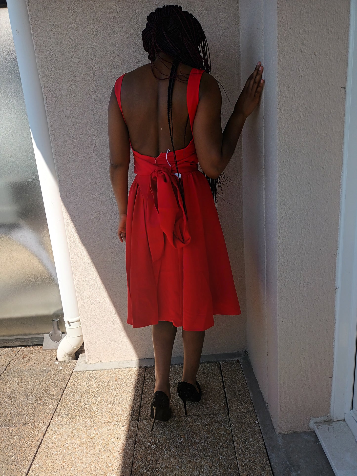 robe cocktail , anniversaire vintage avec dos ouvert col carré taille haute et évasée