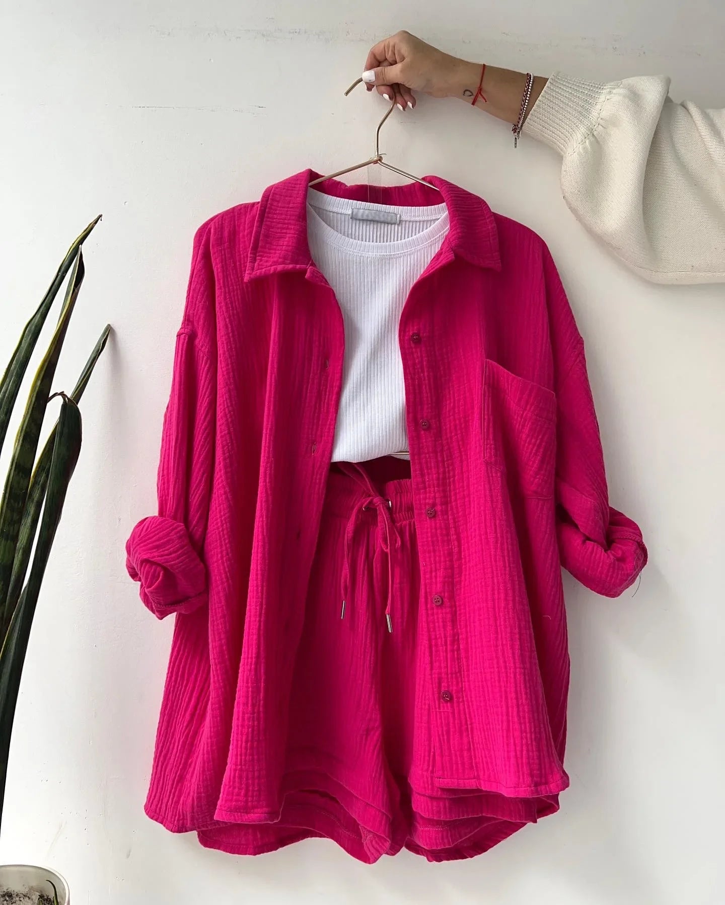 Ensemble deux pièces décontracté à manches longues et short pour femme en coton, tenue tendance à boutons, couleur unie et plissée, collection été