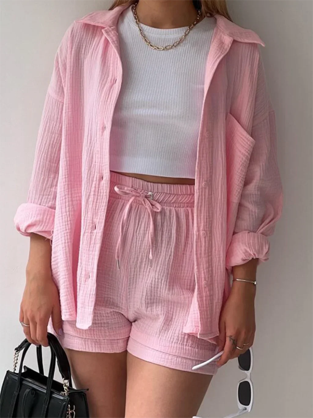 Ensemble deux pièces décontracté à manches longues et short pour femme en coton, tenue tendance à boutons, couleur unie et plissée, collection été