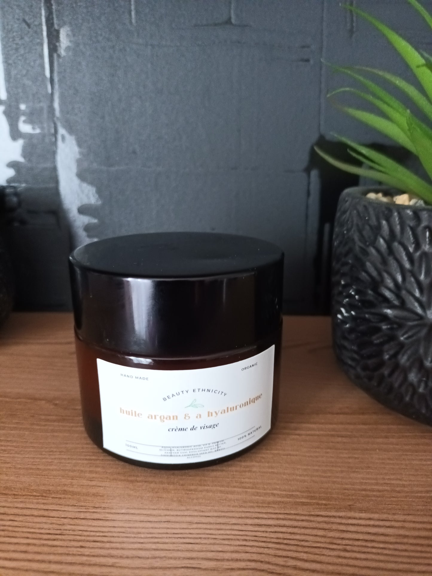 Beauty Ethnicity crème de visage hydratante à l'huile d'argan et acide hyaluronique pour un teint  hydraté  et radieux