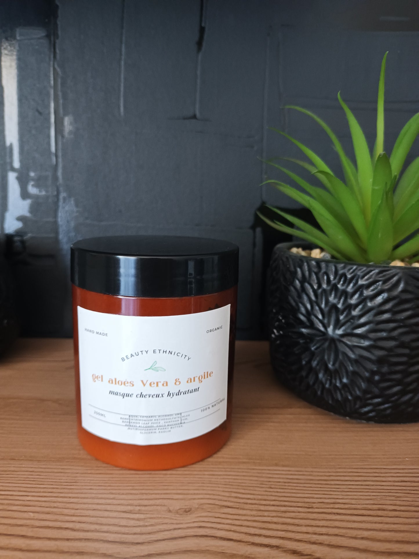 Masque capillaire hydratation intense pour vos cheveux à base de gel d'aloès Vera , huile d'avocat