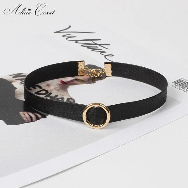 collier ras de cou avec anneau central doré  daim noir pour femme