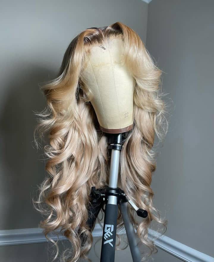 Perruque brésilienne HD lace frontale couleur ash blonde taille 24, 26, 28 style body wave lace préplumée cheveux 100% naturels remyhair
