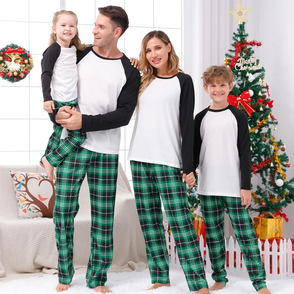 Ensemble pyjama 2 pièces assorti pour toute la famille (maman, papa, enfants) : barboteuses bébé, vêtements de nuit amples et décontractés, pyjamas de Noël pour toute la famille.